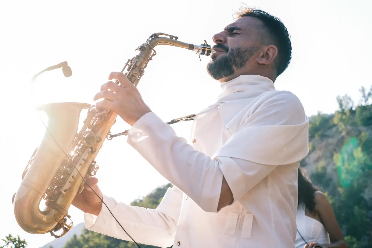 Saxtime Music - Devils Town Red Bull